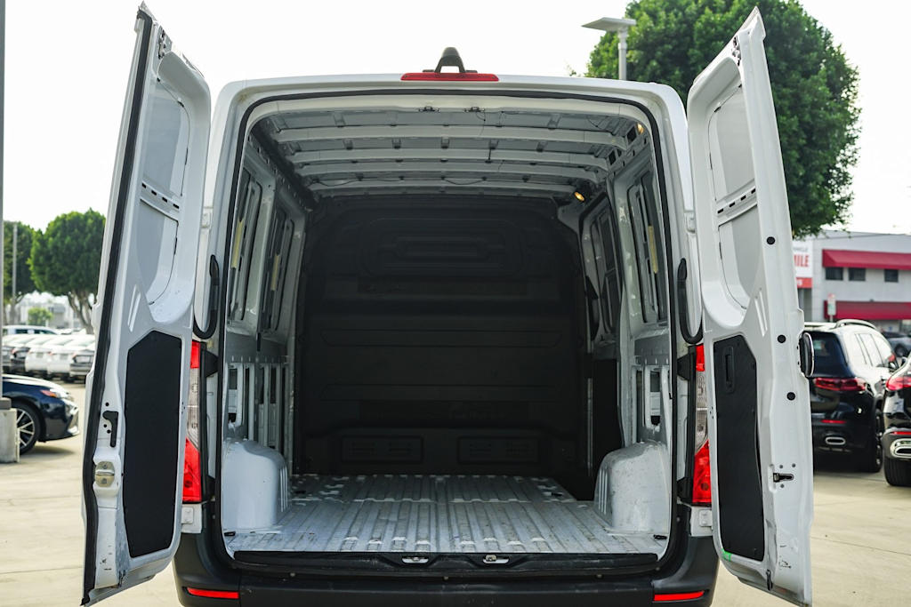 Thumbnail: 2023 Mercedes-Benz Sprinter - 26
