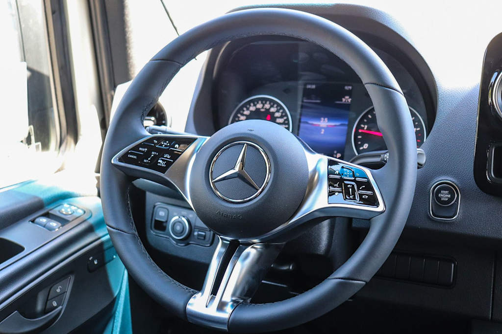 Thumbnail: 2026 Mercedes-Benz Sprinter - 9