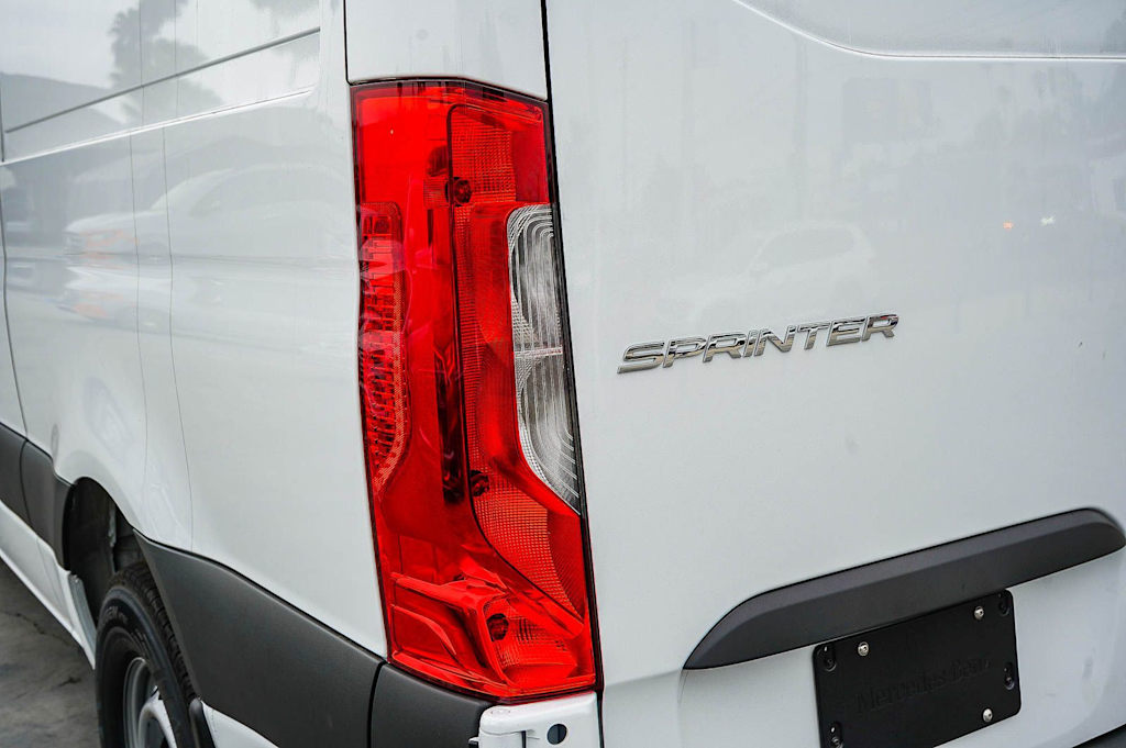 Thumbnail: 2026 Mercedes-Benz Sprinter - 17