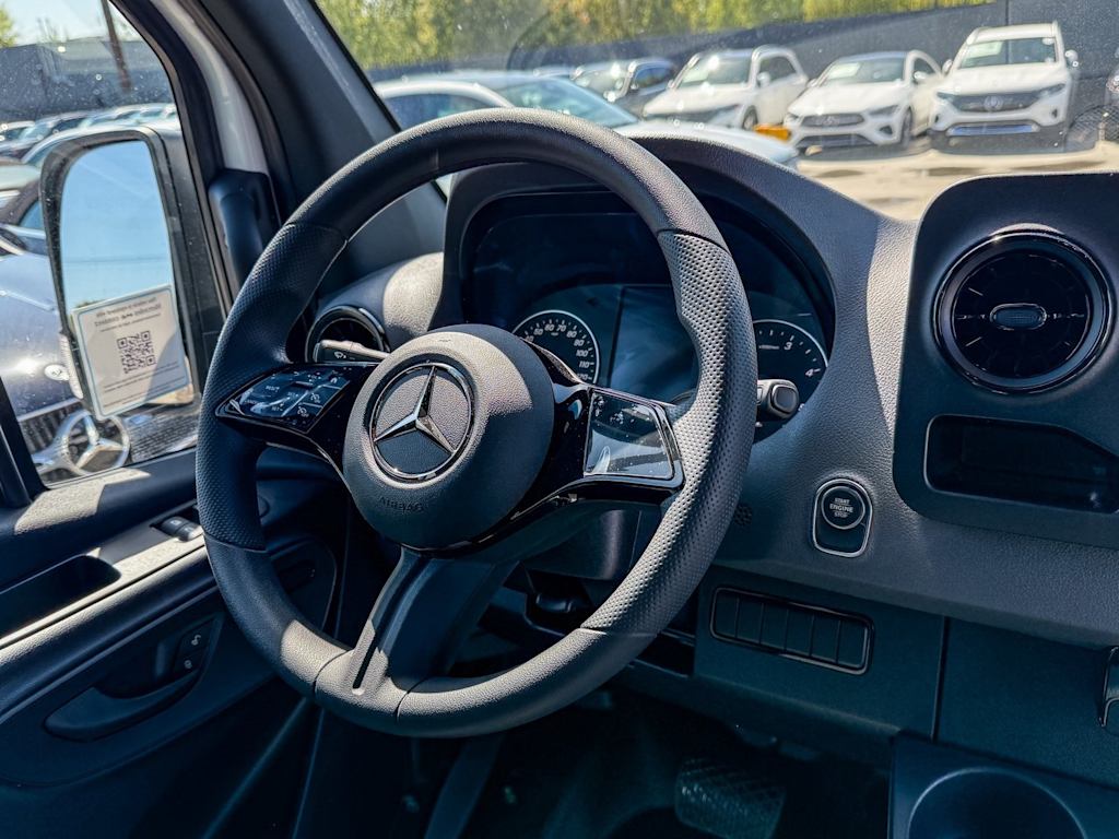 Thumbnail: 2025 Mercedes-Benz Sprinter - 7
