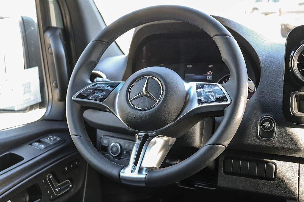 Thumbnail: 2026 Mercedes-Benz Sprinter - 7