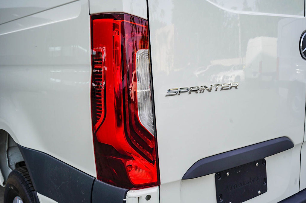 Thumbnail: 2025 Mercedes-Benz Sprinter - 19
