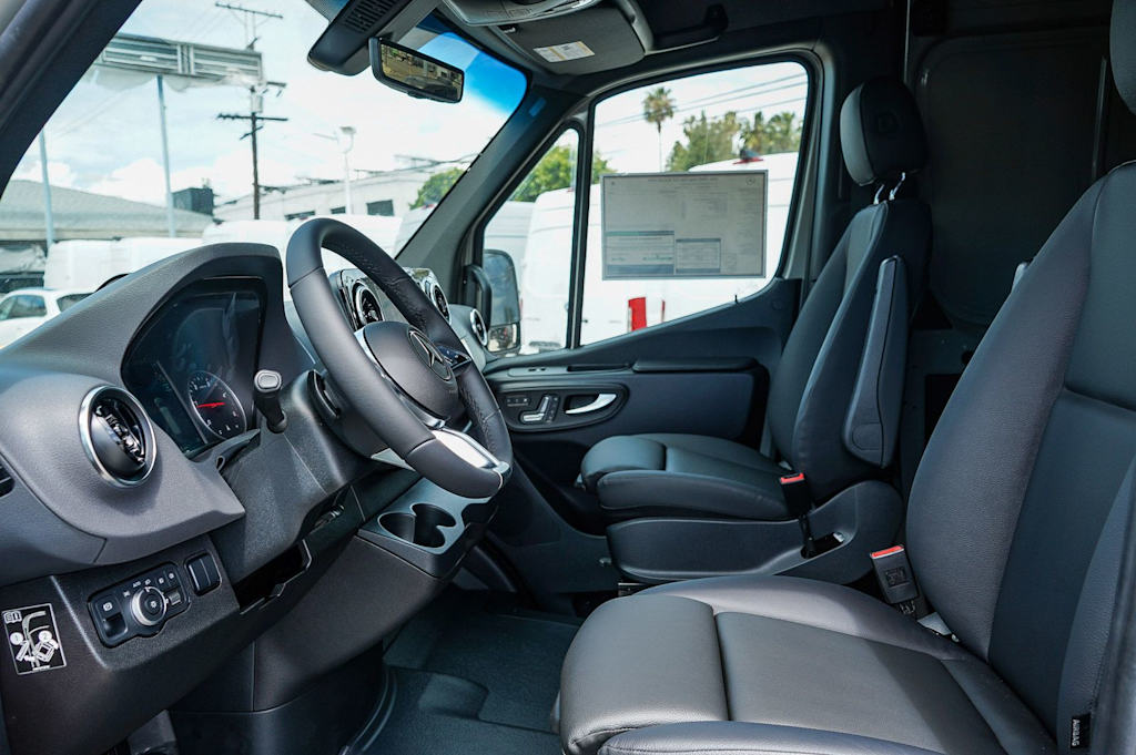 Thumbnail: 2026 Mercedes-Benz Sprinter - 11