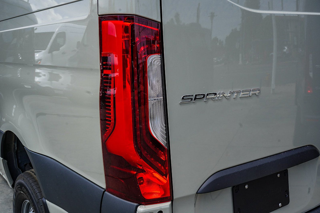 Thumbnail: 2026 Mercedes-Benz Sprinter - 21