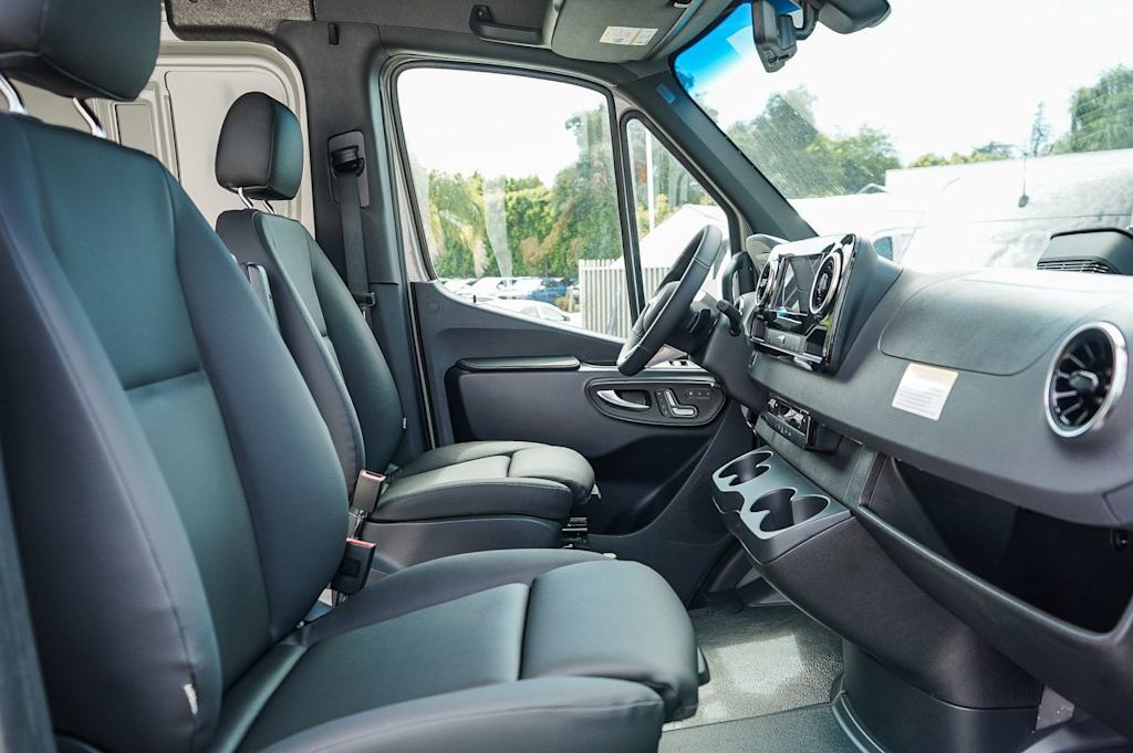Thumbnail: 2026 Mercedes-Benz Sprinter - 10