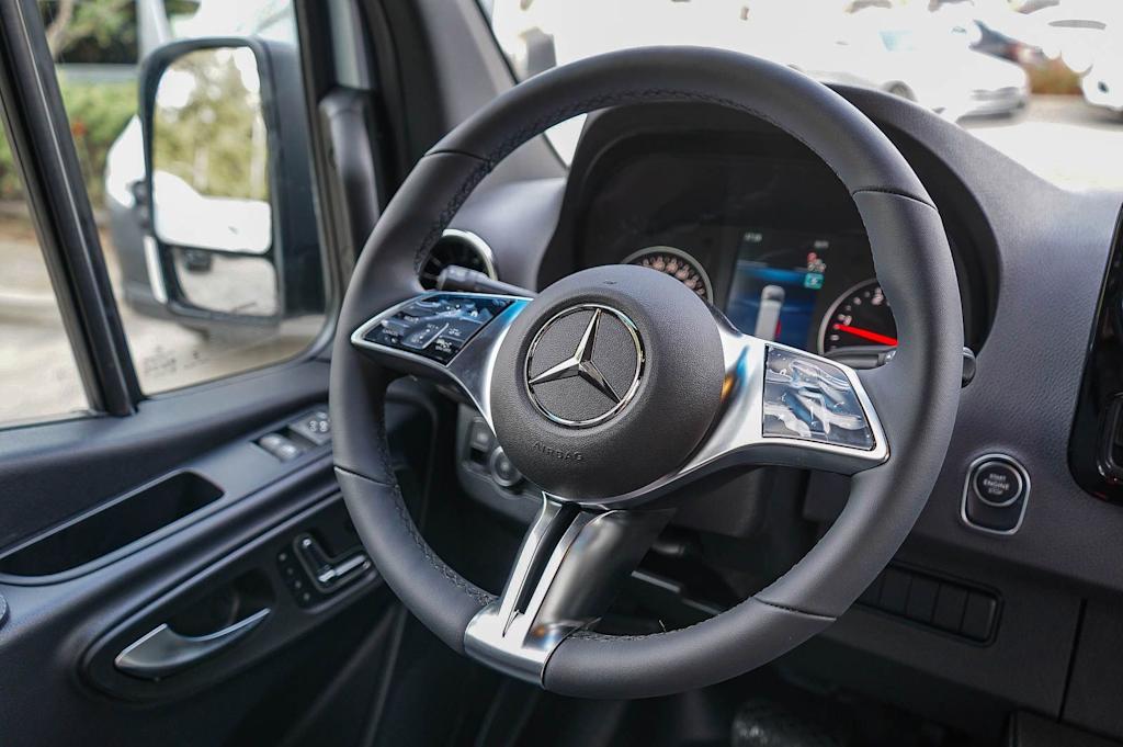 Thumbnail: 2026 Mercedes-Benz Sprinter - 13