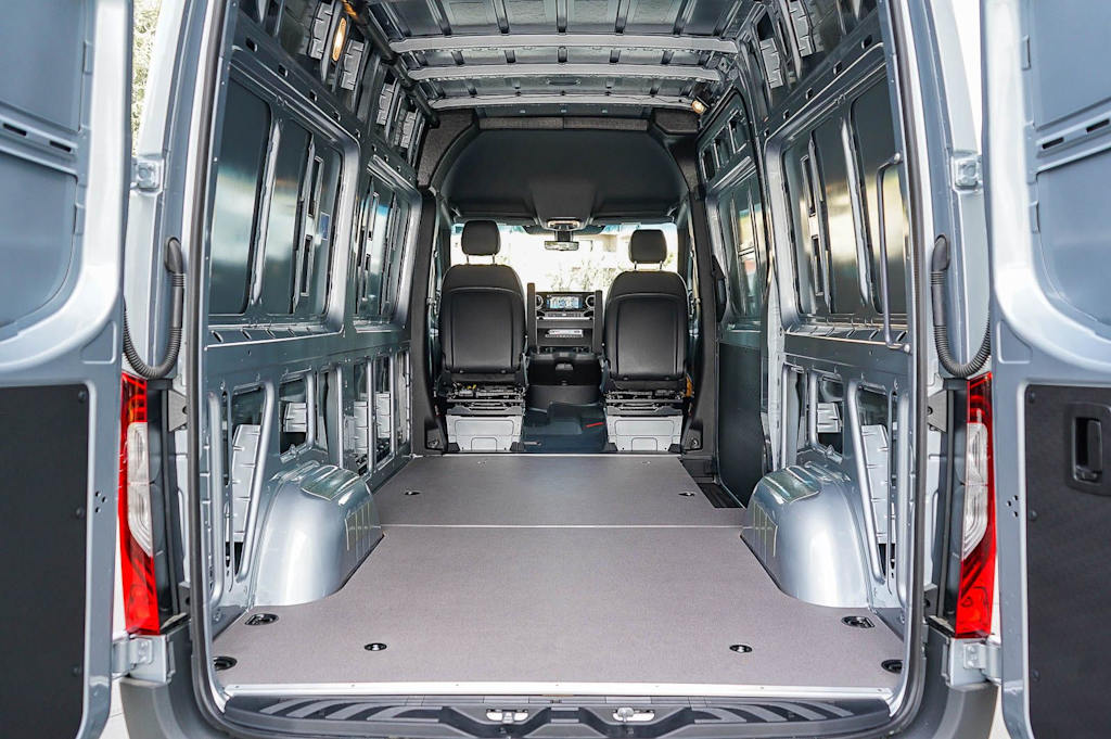 Thumbnail: 2026 Mercedes-Benz Sprinter - 12