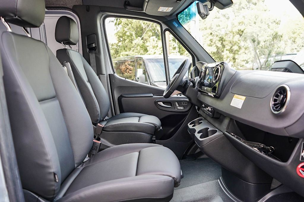 Thumbnail: 2026 Mercedes-Benz Sprinter - 10