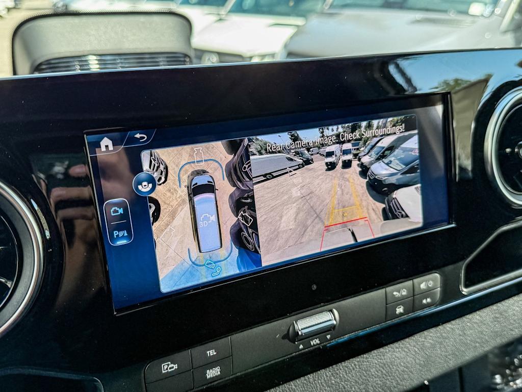 Thumbnail: 2025 Mercedes-Benz Sprinter - 25