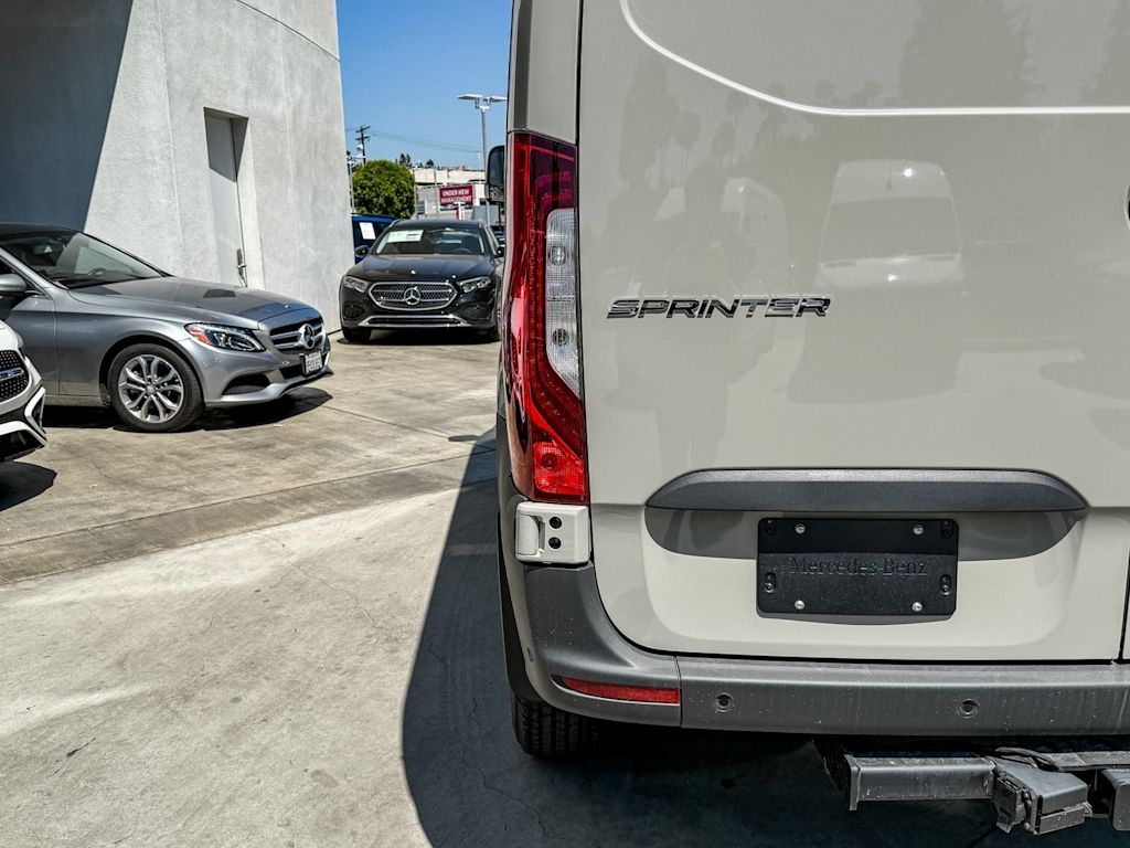 Thumbnail: 2025 Mercedes-Benz Sprinter - 17