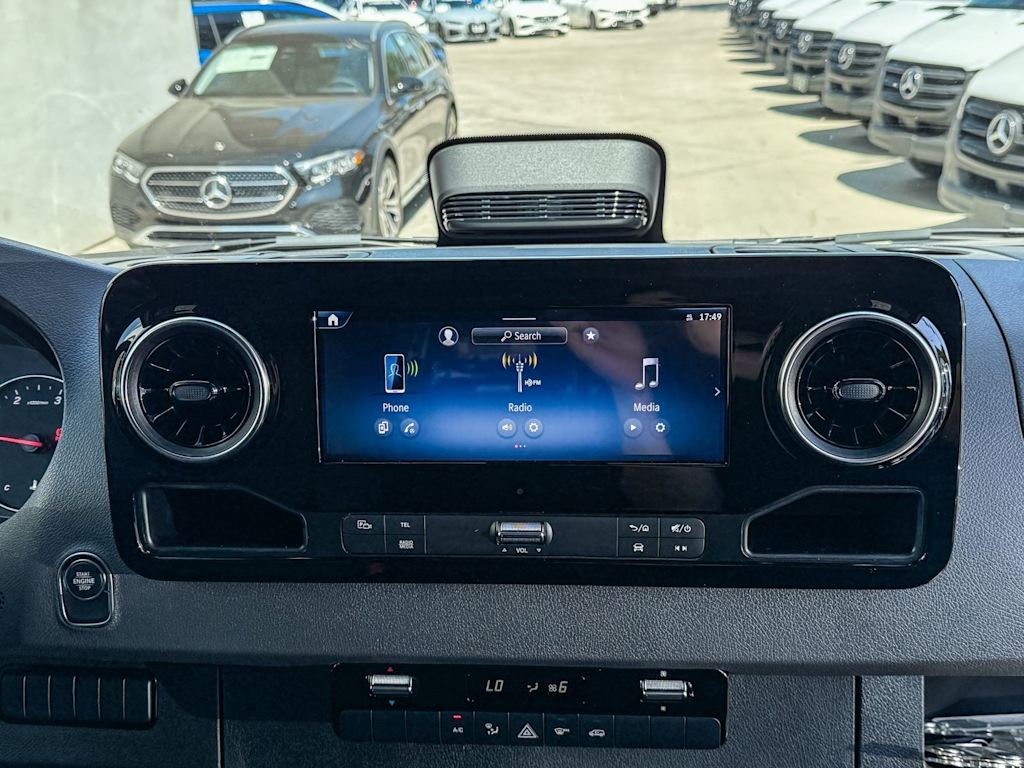 Thumbnail: 2025 Mercedes-Benz Sprinter - 11