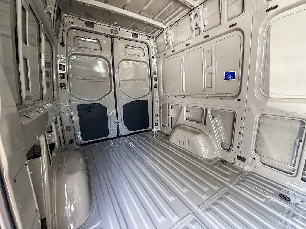 Thumbnail: 2025 Mercedes-Benz Sprinter - 12