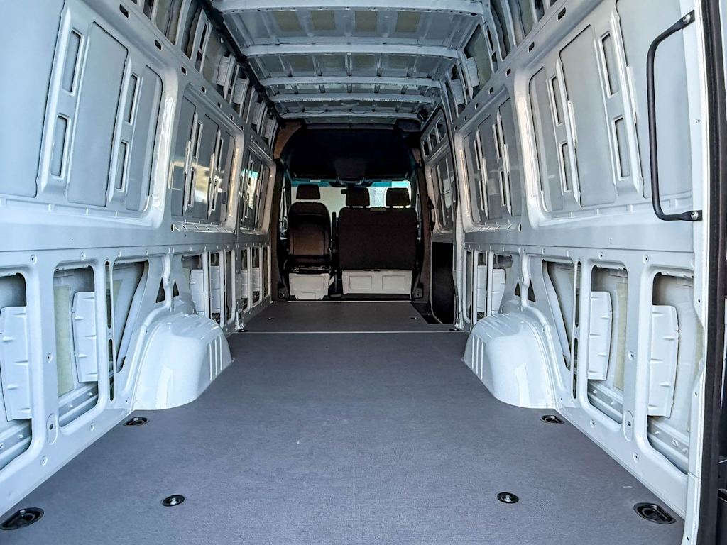 Thumbnail: 2025 Mercedes-Benz Sprinter - 10