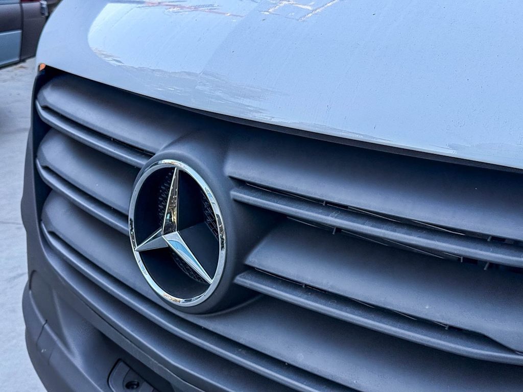 Thumbnail: 2025 Mercedes-Benz Sprinter - 4