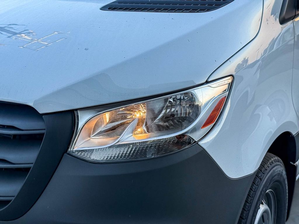 Thumbnail: 2025 Mercedes-Benz Sprinter - 18