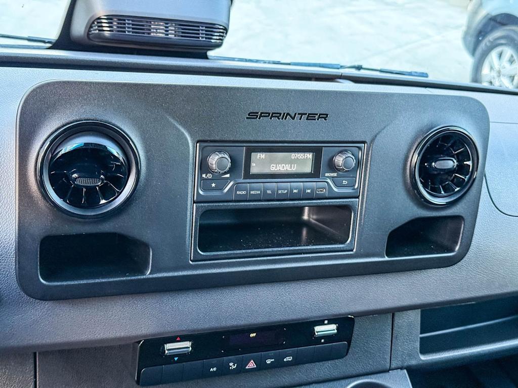 Thumbnail: 2025 Mercedes-Benz Sprinter - 9