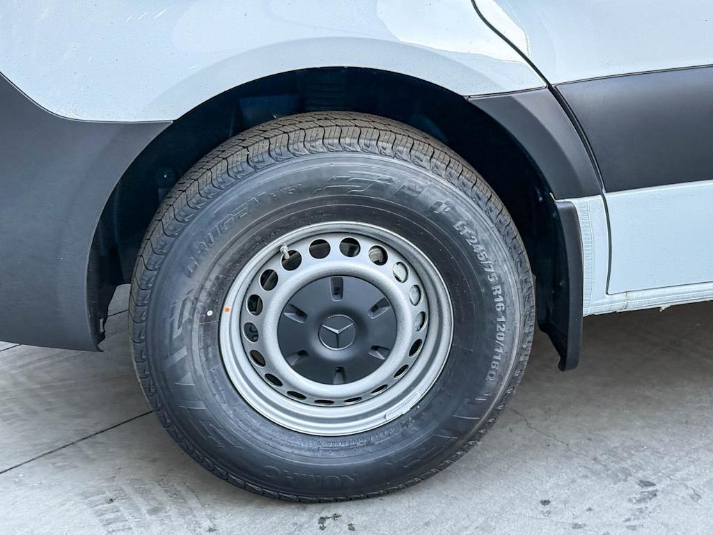 Thumbnail: 2025 Mercedes-Benz Sprinter - 5