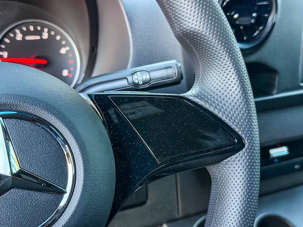 Thumbnail: 2025 Mercedes-Benz Sprinter - 21