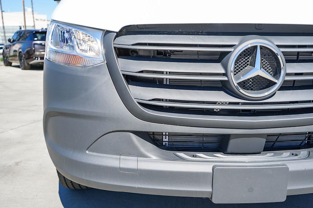Thumbnail: 2026 Mercedes-Benz Sprinter - 21
