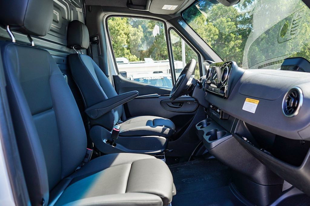 Thumbnail: 2026 Mercedes-Benz Sprinter - 10