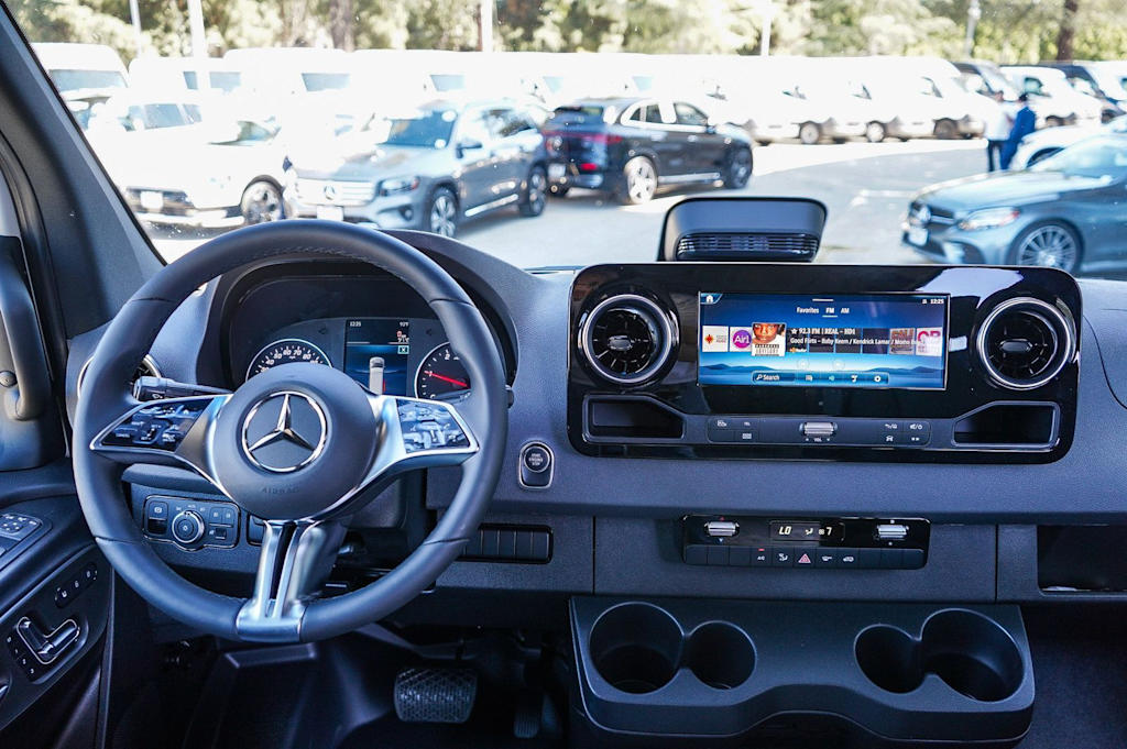 Thumbnail: 2026 Mercedes-Benz Sprinter - 2