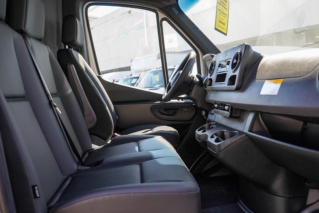 Thumbnail: 2024 Mercedes-Benz eSprinter - 10