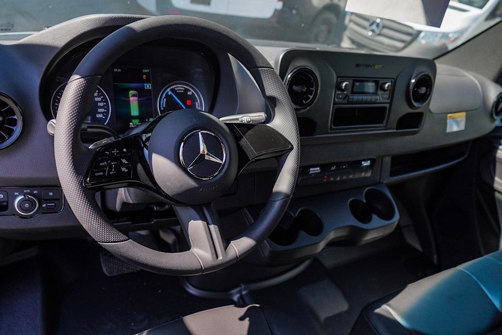 Thumbnail: 2024 Mercedes-Benz eSprinter - 2