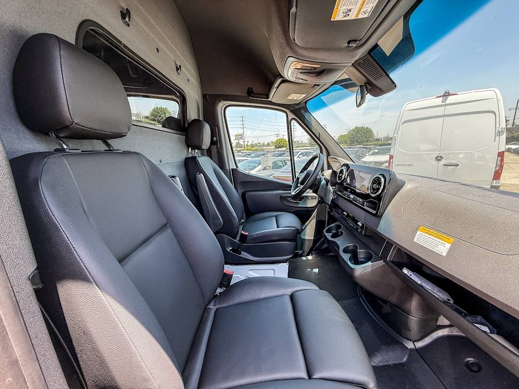 Thumbnail: 2024 Mercedes-Benz eSprinter - 9