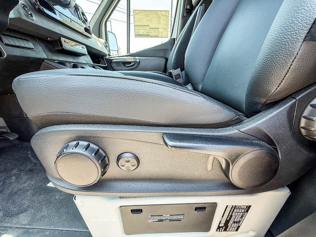 Thumbnail: 2024 Mercedes-Benz eSprinter - 23