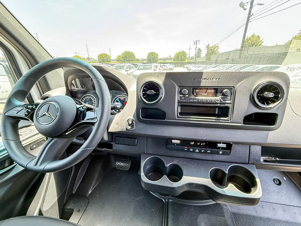 Thumbnail: 2024 Mercedes-Benz eSprinter - 7