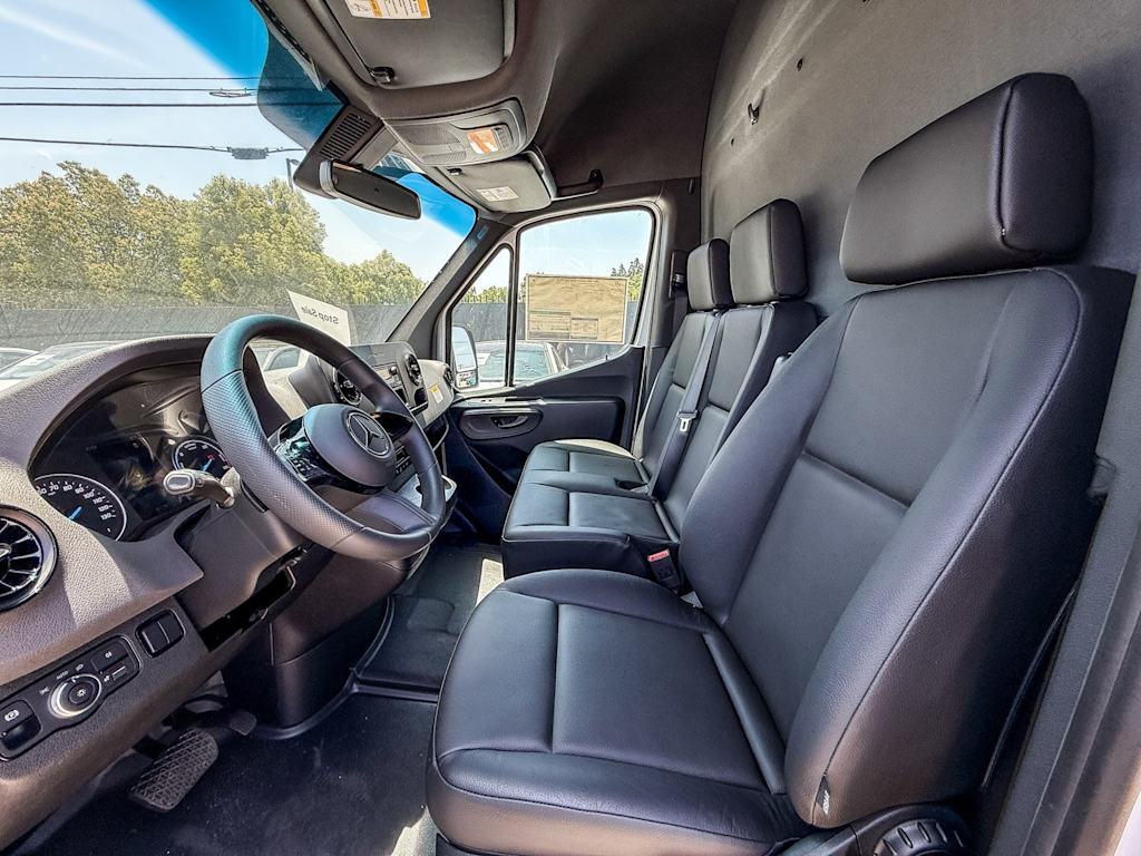 Thumbnail: 2024 Mercedes-Benz eSprinter - 23