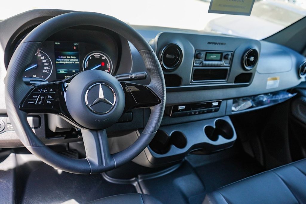 Thumbnail: 2024 Mercedes-Benz eSprinter - 2