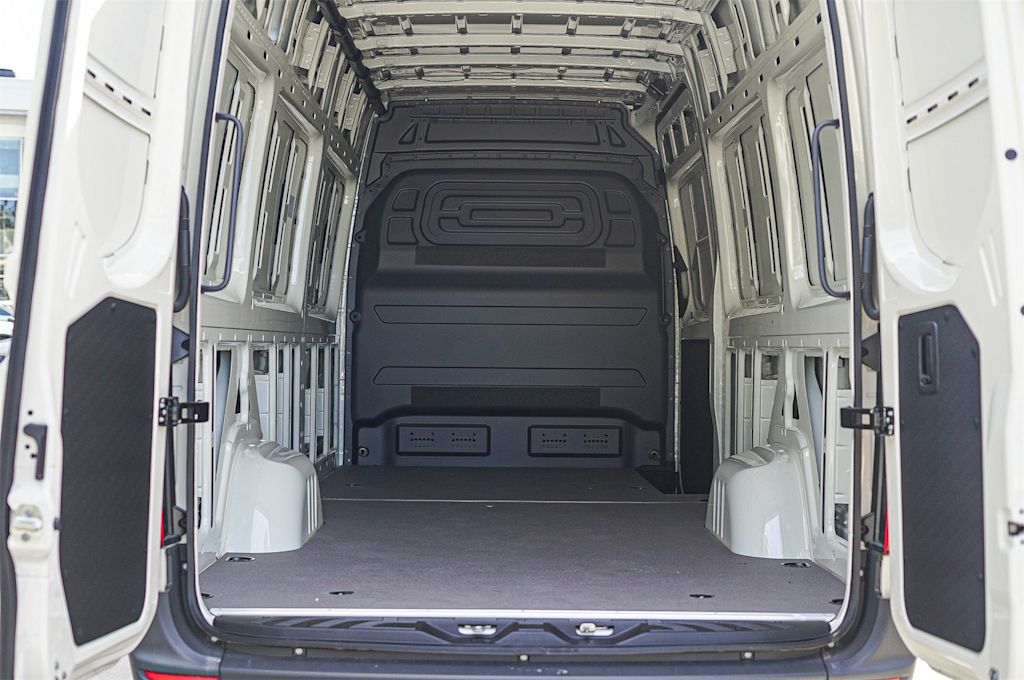 Thumbnail: 2024 Mercedes-Benz eSprinter - 10