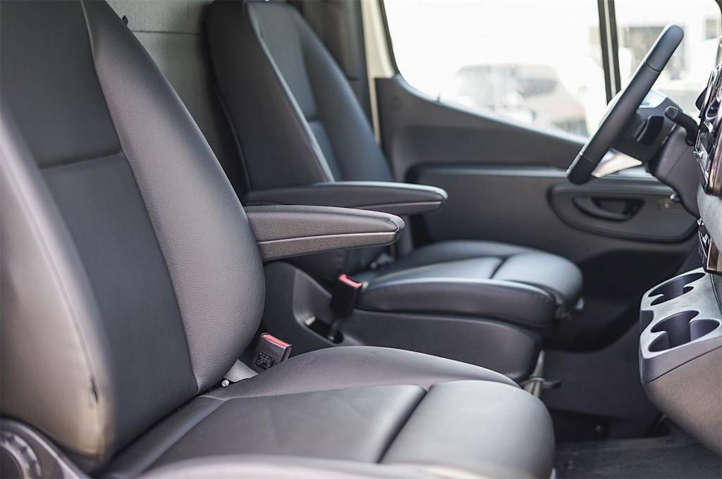 Thumbnail: 2024 Mercedes-Benz eSprinter - 8