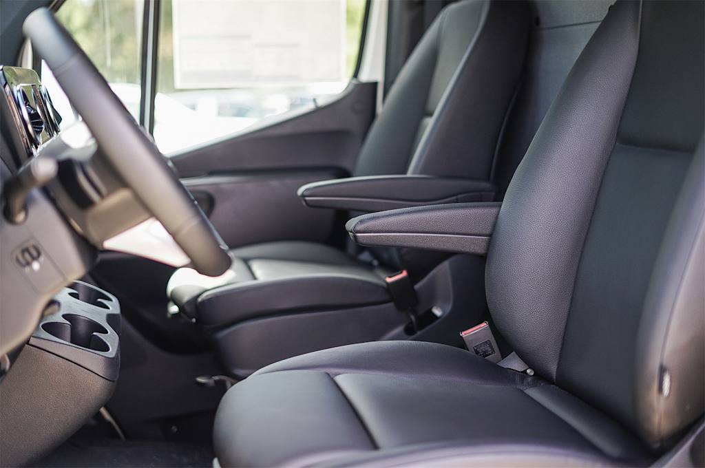 Thumbnail: 2024 Mercedes-Benz eSprinter - 9