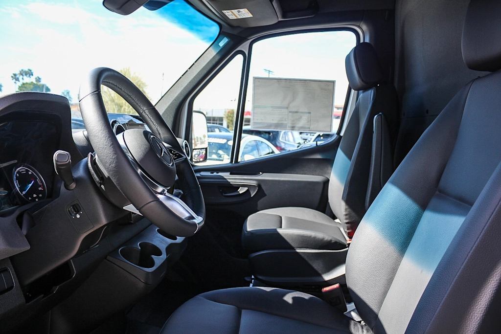 Thumbnail: 2024 Mercedes-Benz eSprinter - 8