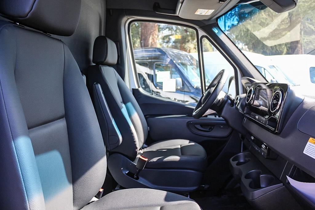 Thumbnail: 2024 Mercedes-Benz eSprinter - 7