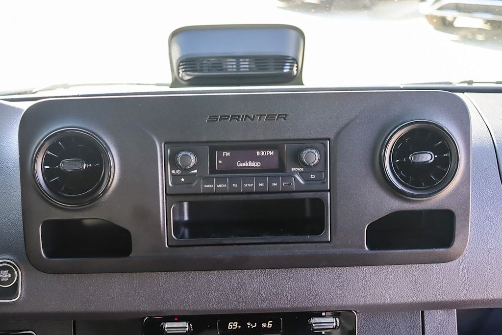 Thumbnail: 2025 Mercedes-Benz Sprinter - 13