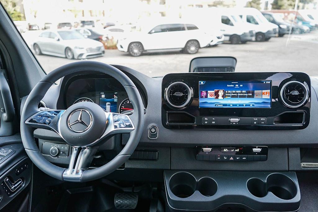 Thumbnail: 2026 Mercedes-Benz Sprinter - 2