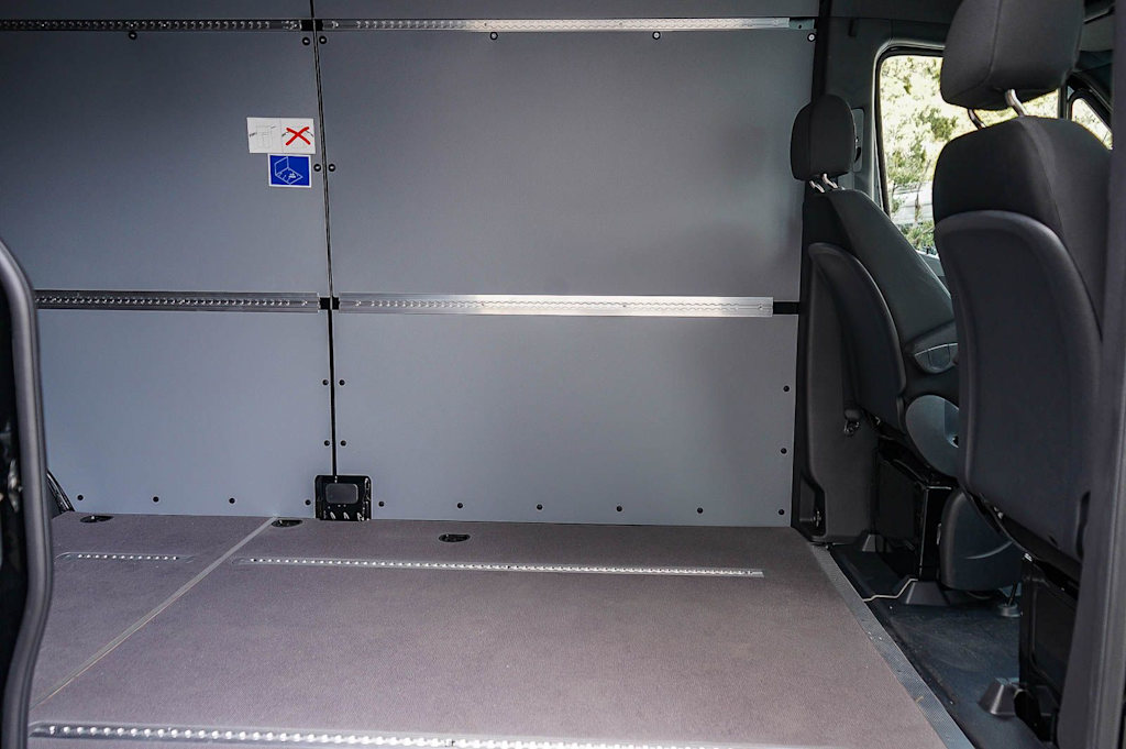 Thumbnail: 2026 Mercedes-Benz Sprinter - 10