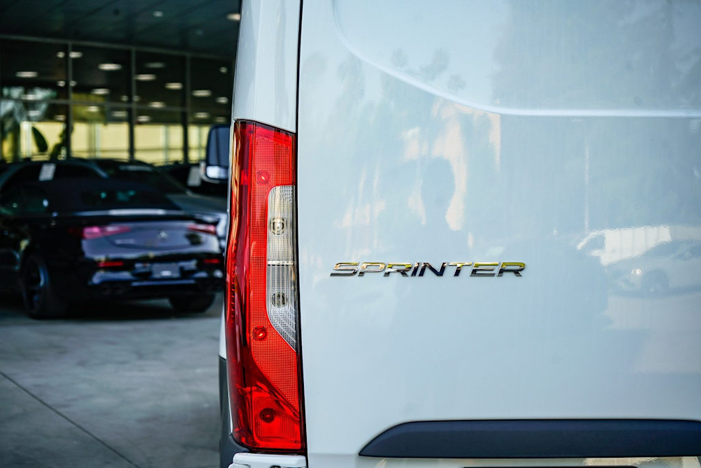2023 Mercedes-Benz Sprinter 3500 18