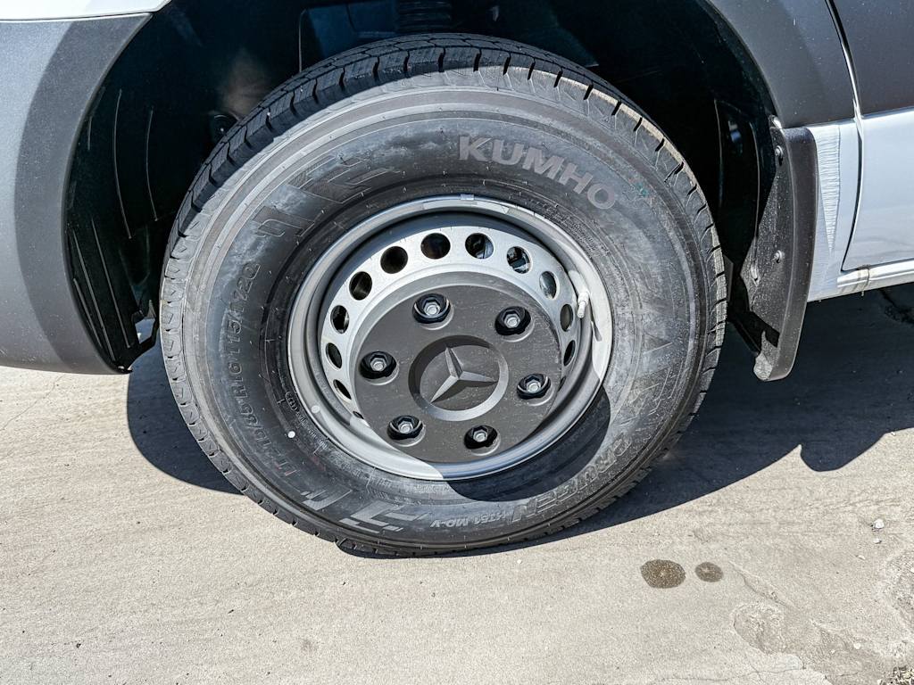 Thumbnail: 2025 Mercedes-Benz Sprinter - 16