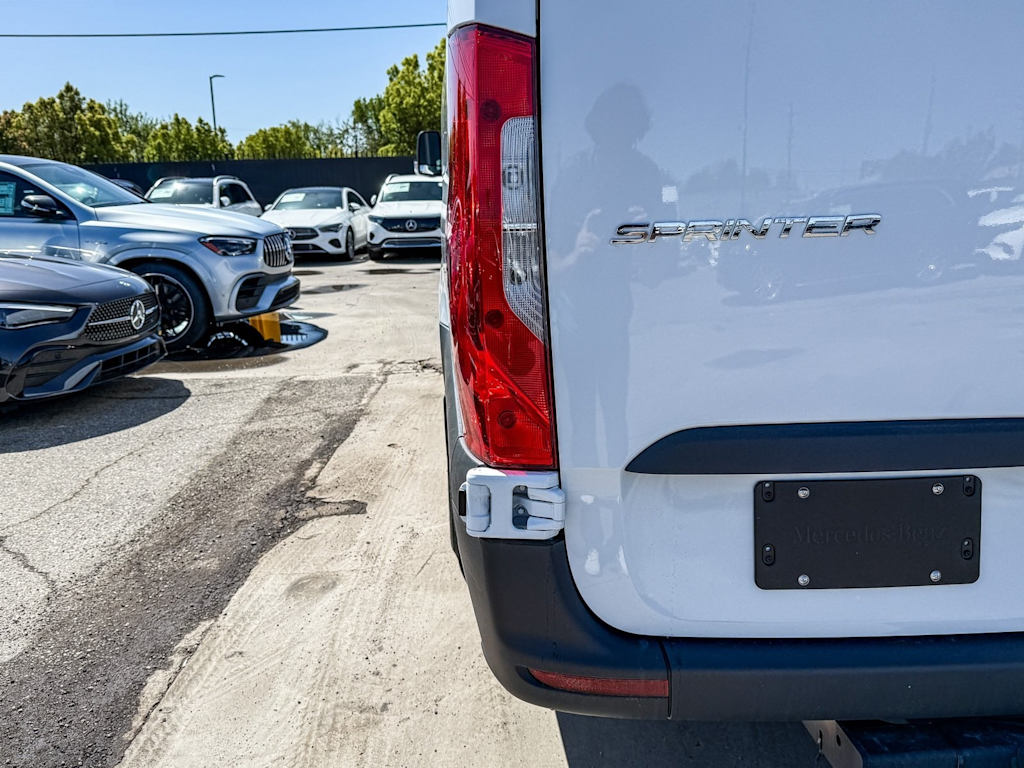 Thumbnail: 2025 Mercedes-Benz Sprinter - 6