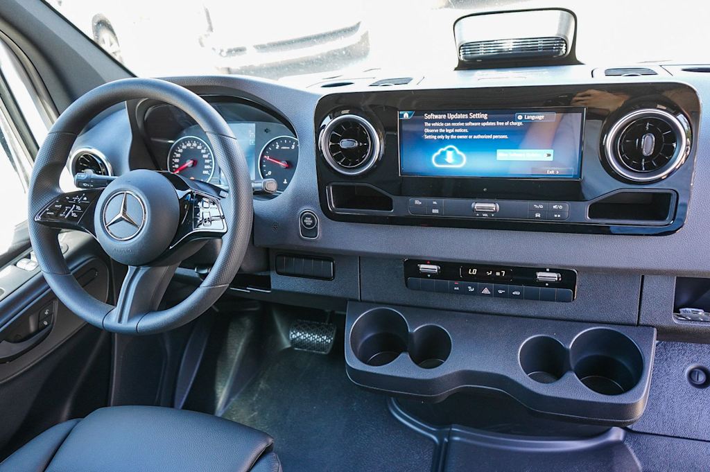 Thumbnail: 2026 Mercedes-Benz Sprinter - 2