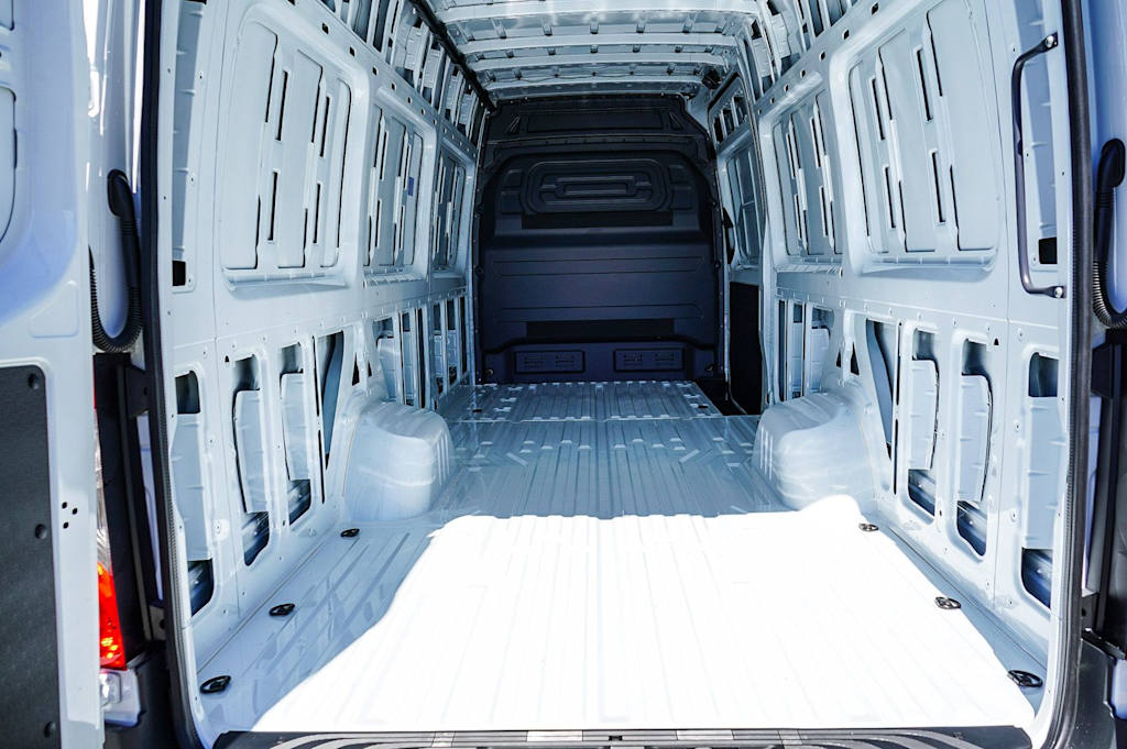 Thumbnail: 2026 Mercedes-Benz Sprinter - 11