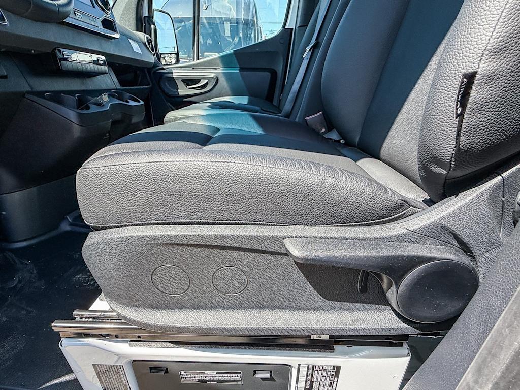 Thumbnail: 2025 Mercedes-Benz Sprinter - 19