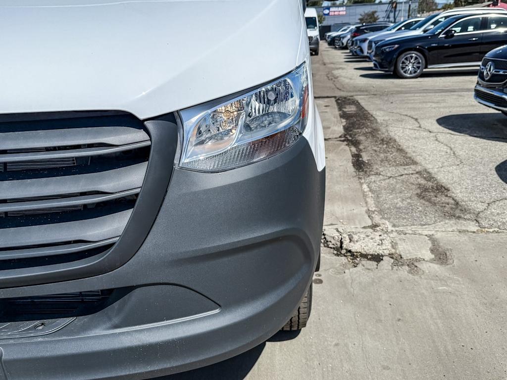 Thumbnail: 2025 Mercedes-Benz Sprinter - 17