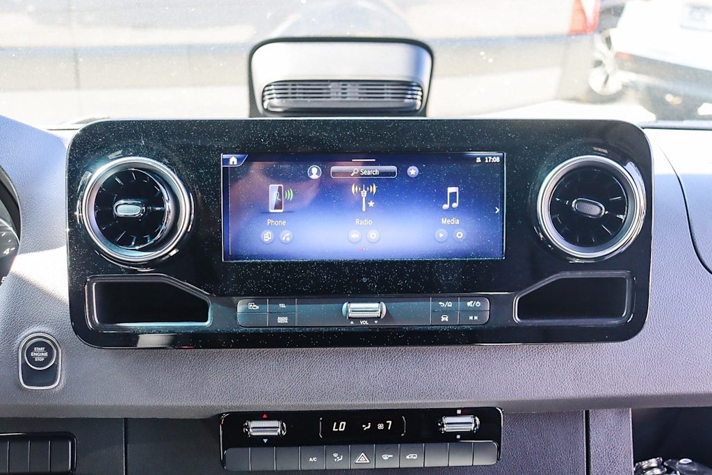 Thumbnail: 2025 Mercedes-Benz Sprinter - 12