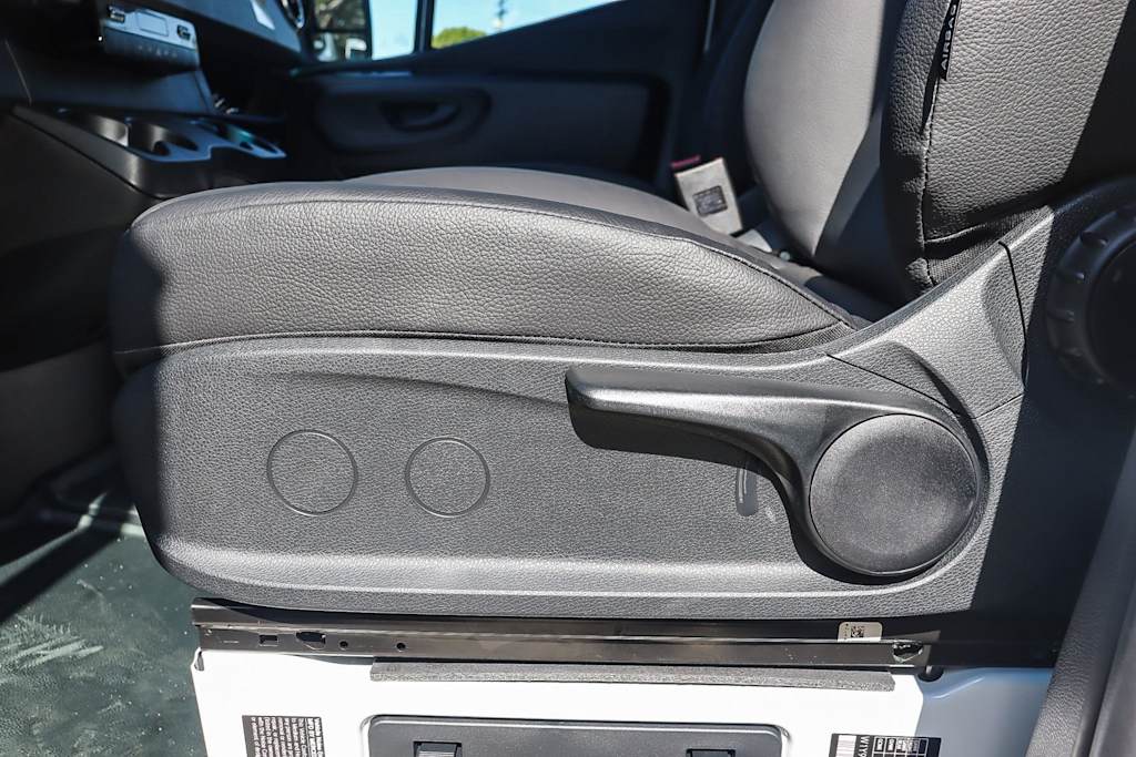 Thumbnail: 2025 Mercedes-Benz Sprinter - 21