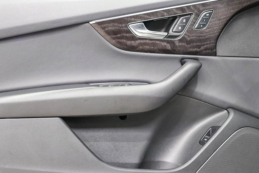 Thumbnail: 2024 Audi Q7 - 27